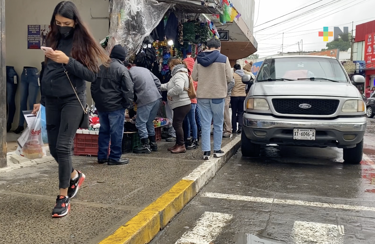 Ante bajas temperaturas, PC Tuxpan continúa apoyando a personas vulnerables